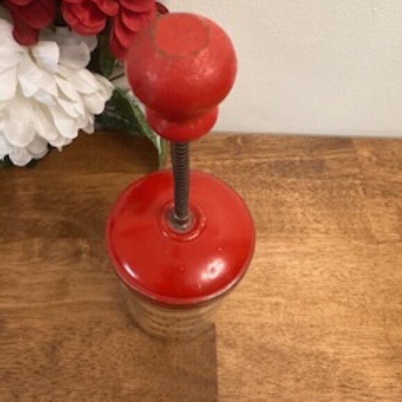 Vintage Glass Nut Chopper Manual Grinder with‎ Measuring Jar and Wooden Handle - Picture 4 of 6